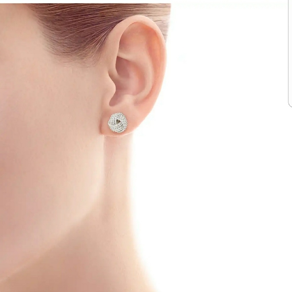 Stunning Tiffany's knot Earring